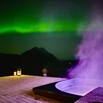 Lyngvaer Seabreeze - Jacuzzi & Sauna - No 29