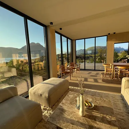 Lyngvaer Seabreeze - Jacuzzi & Sauna - No 29 Feriehus