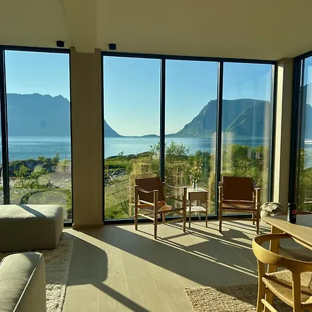 Lyngvaer Seabreeze - Jacuzzi & Sauna - No 29