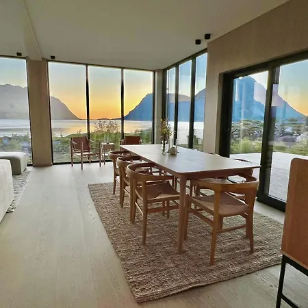 Sentralt I Lofoten Holiday home Kleppstad