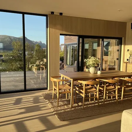 Sentralt I Lofoten Holiday home Kleppstad