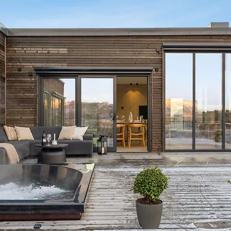Sentralt I Lofoten Holiday home Kleppstad