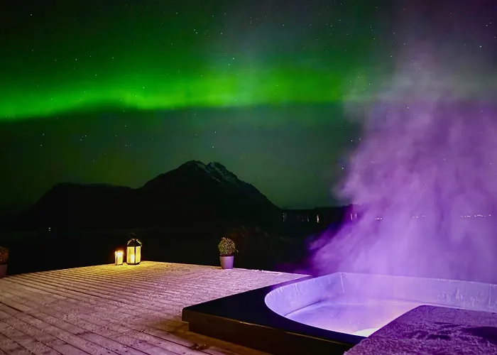 Lyngvaer Seabreeze - Jacuzzi & Sauna - No 29