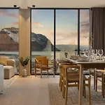 Lyngvaer Seabreeze - Jacuzzi & Sauna - No 29 بيت للعطل