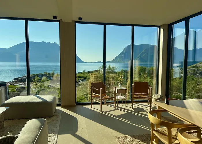 Lyngvaer Seabreeze - Jacuzzi & Sauna - No 29